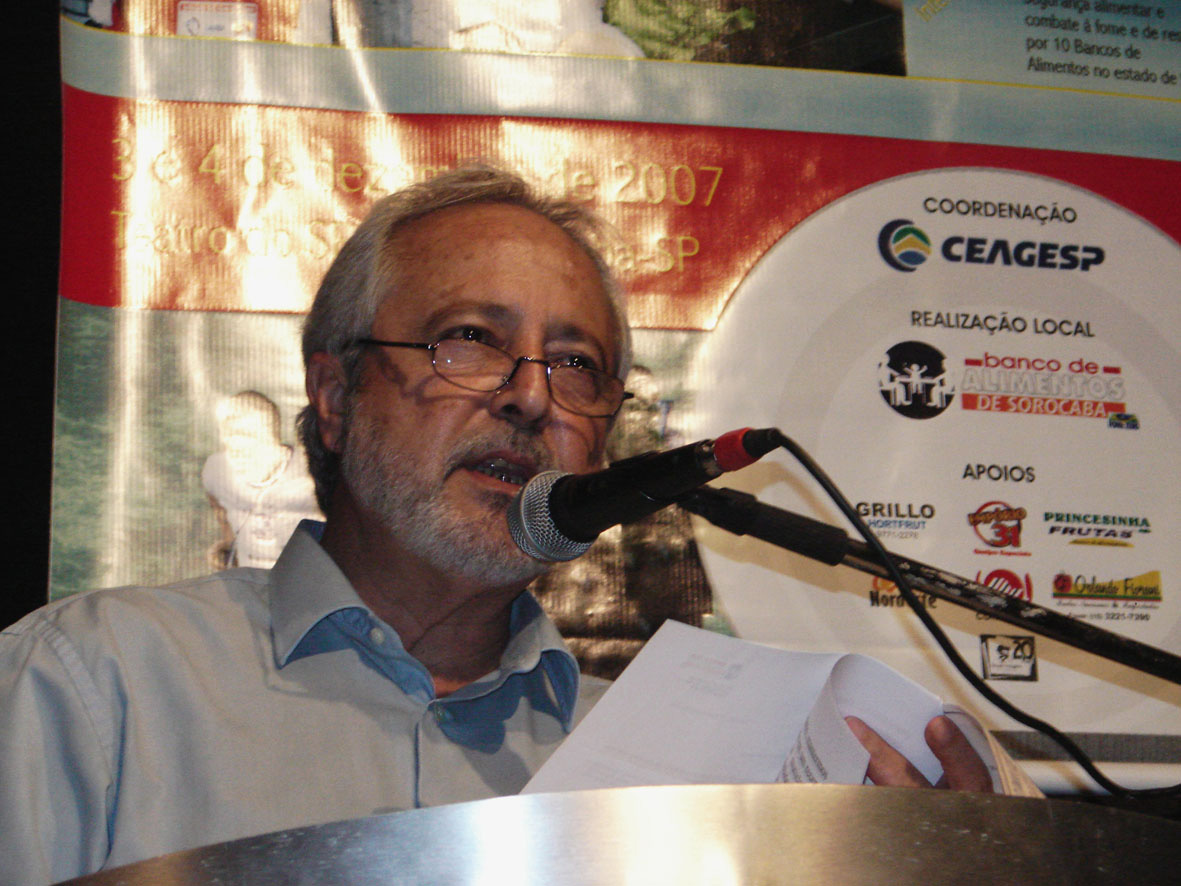 Francisco Cajueiro, da CEAGESP: Banco de Alimentos compe a parte estrutural do Fome Zero<a style='float:right;color:#ccc' href='https://www3.al.sp.gov.br/repositorio/noticia/03-2008/HAMILTOM PEREIRA BANCO ALIMENTOS   A.jpg' target=_blank><i class='bi bi-zoom-in'></i> Clique para ver a imagem </a>